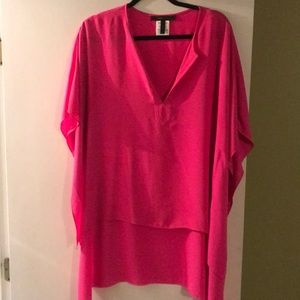 Worn twice, looks so cute with jeans or leggings!